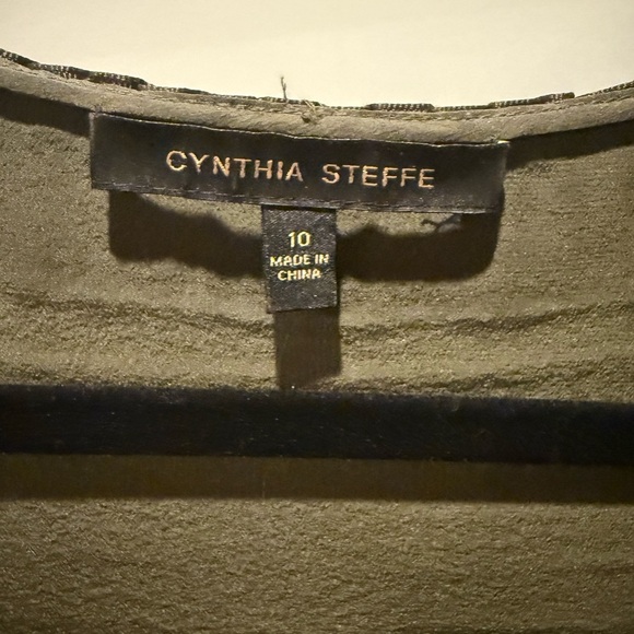 Cynthia Steffe 100% Silk Olive Green sleeveless blouse Size 10/Medium MSRP &195 - Picture 10 of 10